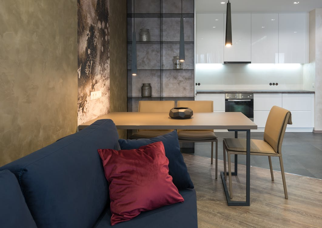Lighting & Layout: How Smart Fixtures Elevate Home Interiors